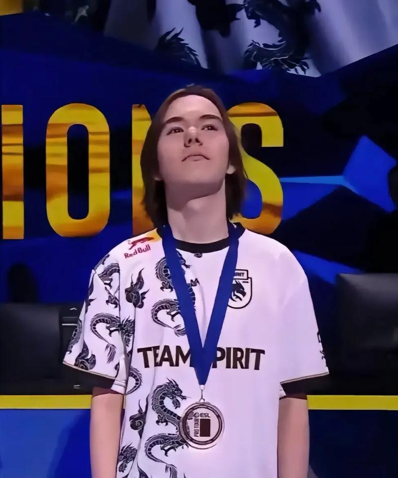 对位经济差5206！Elk凭借烬的亮眼表现斩获对局MVP！